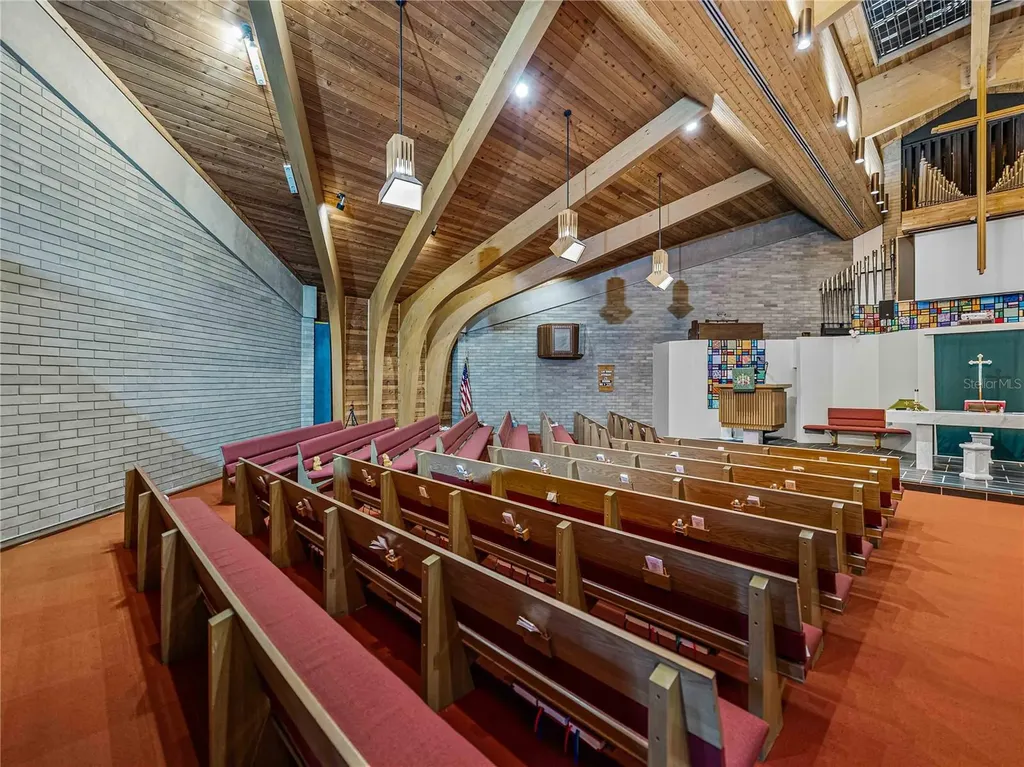 211 Easton Drive Lakeland FL 33803