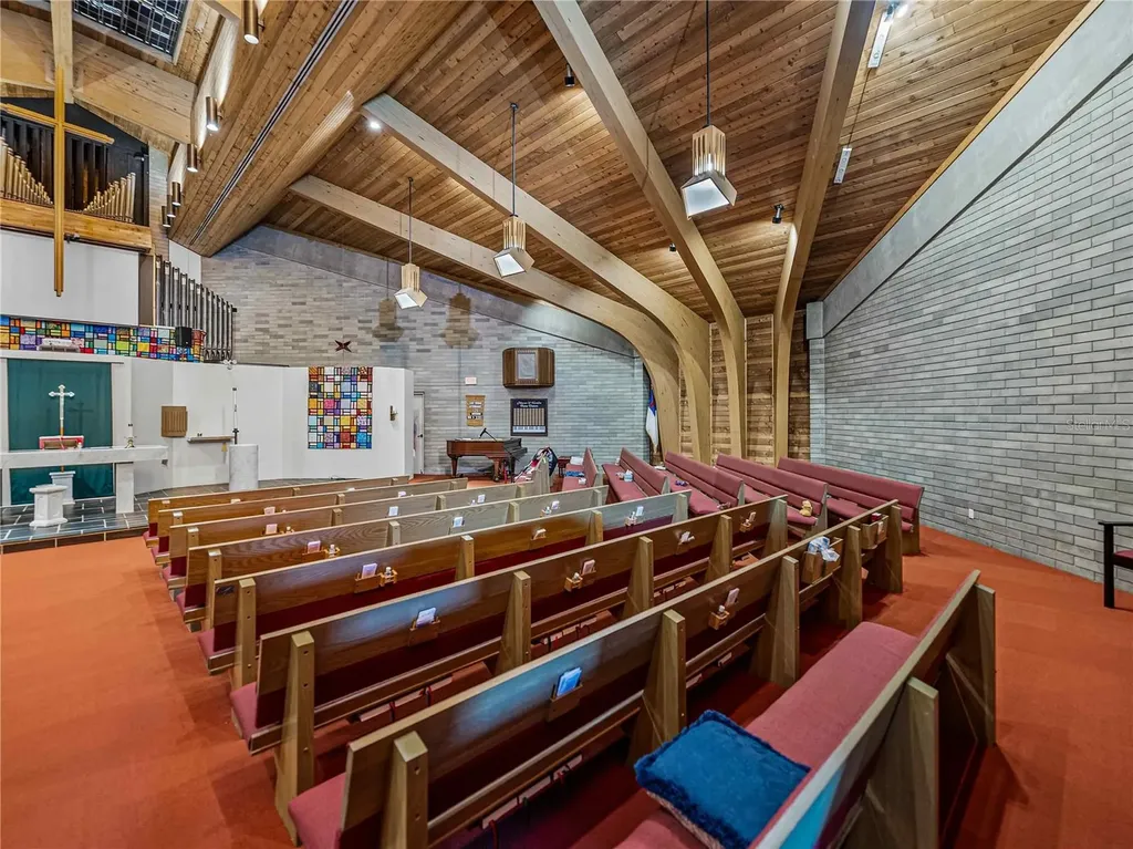 211 Easton Drive Lakeland FL 33803