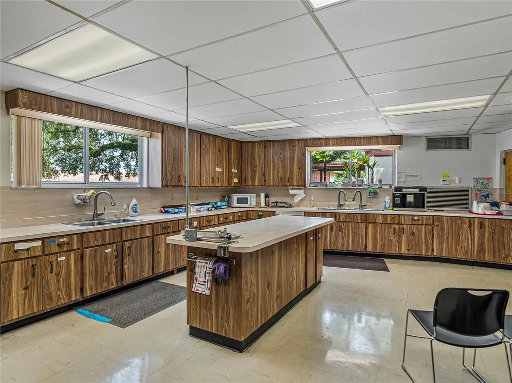 211 Easton Drive Lakeland FL 33803