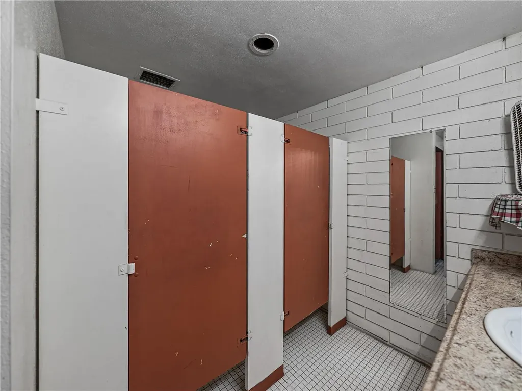 211 Easton Drive Lakeland FL 33803