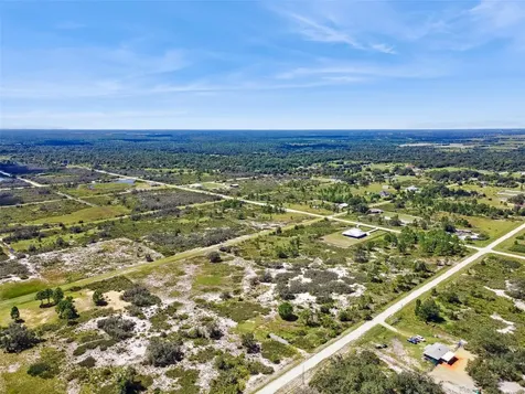 2253 W Shula Road Avon Park FL 33825