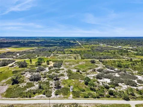 2253 W Shula Road Avon Park FL 33825
