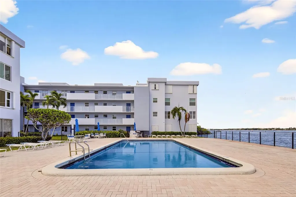 1820 New Palm Way Boynton Beach FL 33435