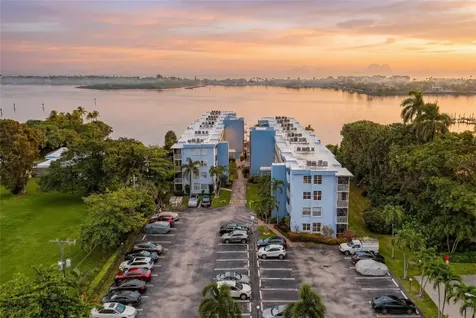 1820 New Palm Way Boynton Beach FL 33435