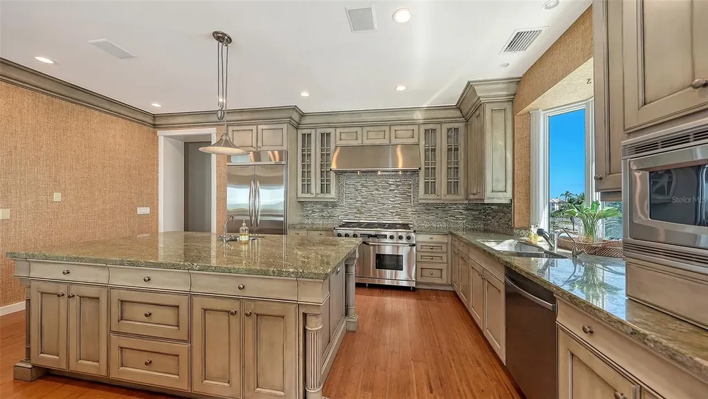 6477 Gulfside Road Longboat Key FL 34228