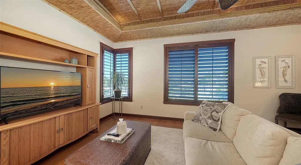 6477 Gulfside Road Longboat Key FL 34228