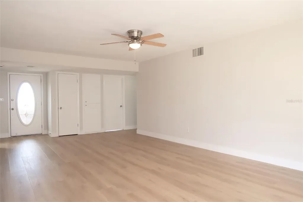 806 Oakmont Avenue Sun City Center FL 33573