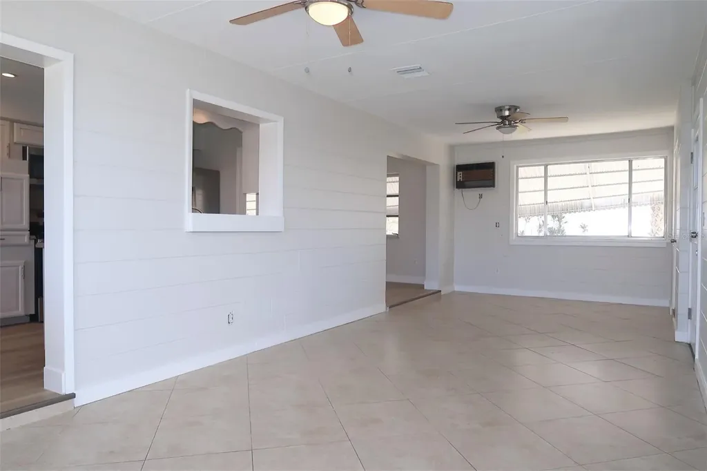 806 Oakmont Avenue Sun City Center FL 33573