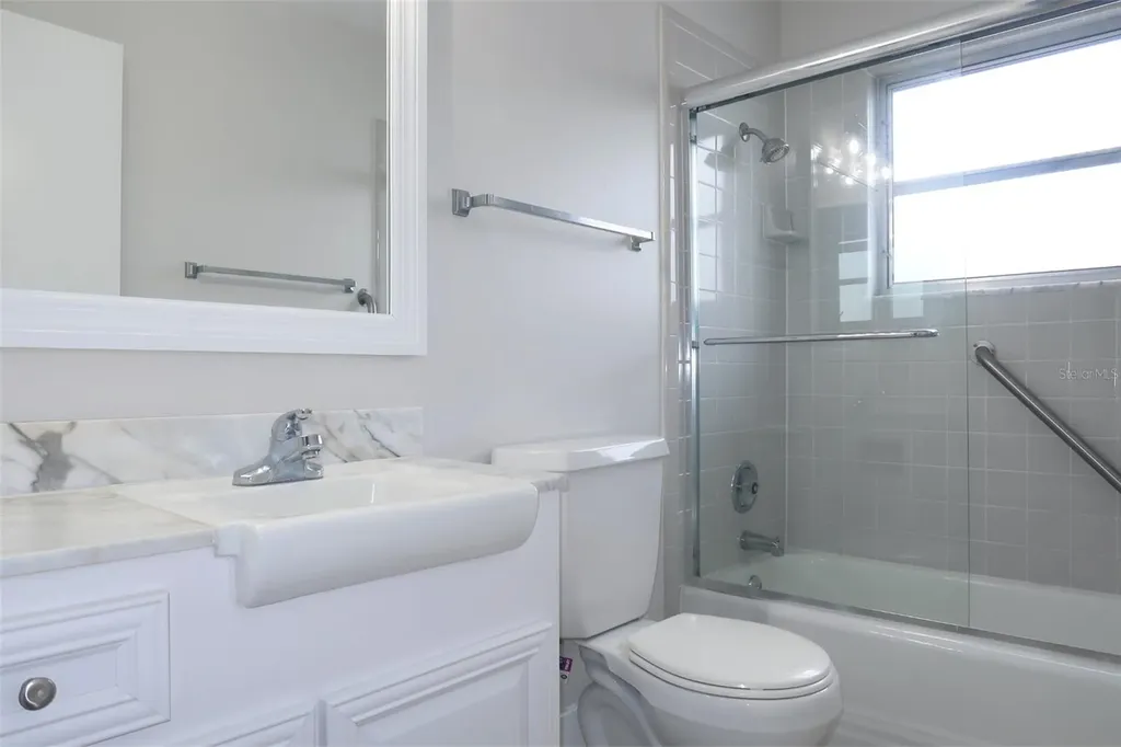 806 Oakmont Avenue Sun City Center FL 33573