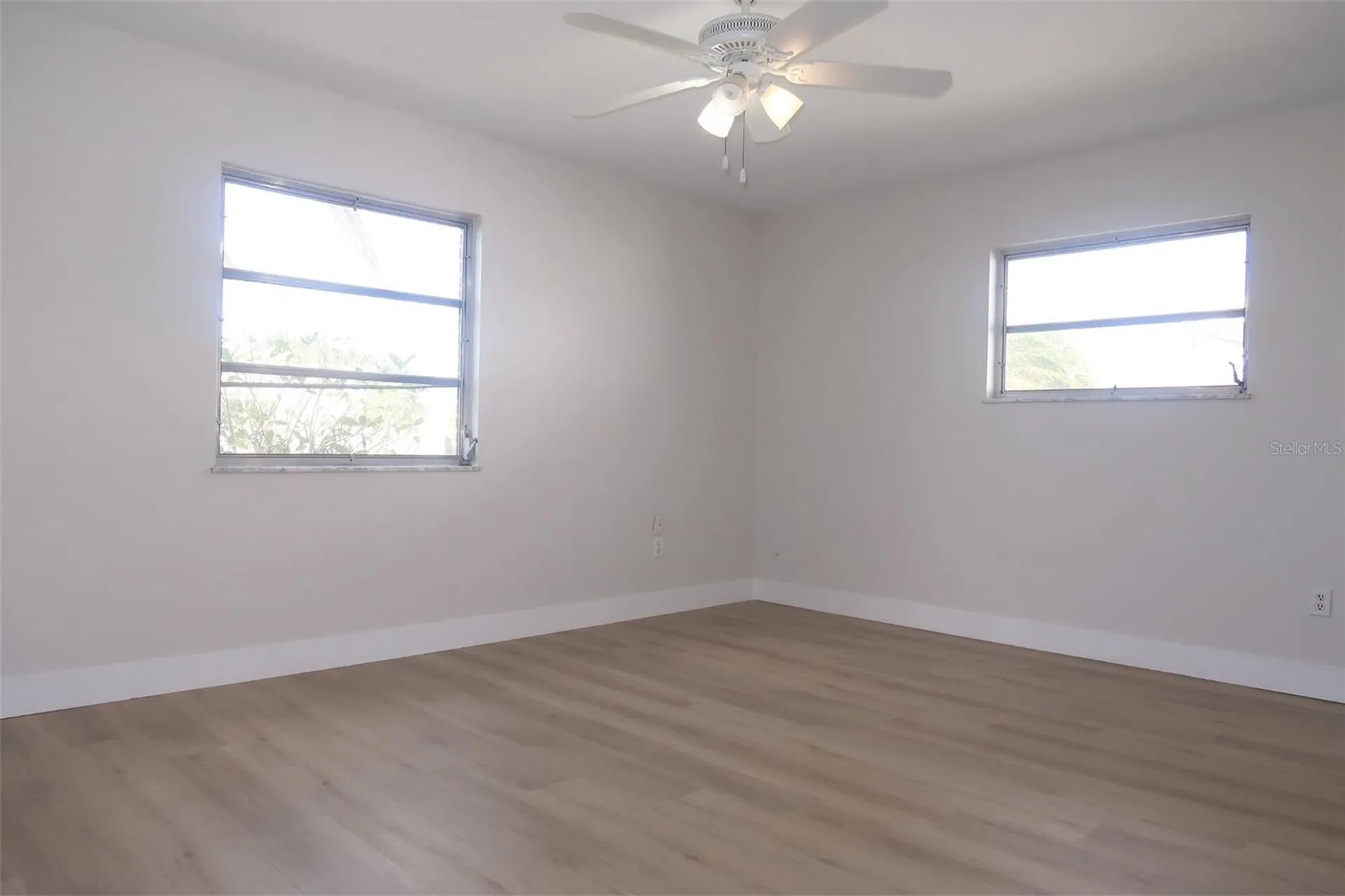 806 Oakmont Avenue Sun City Center FL 33573