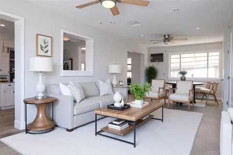 806 Oakmont Avenue Sun City Center FL 33573