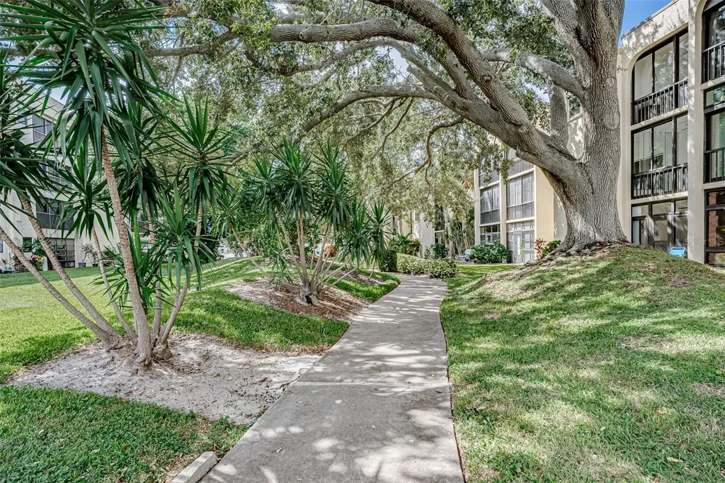 11485 Oakhurst Road Largo FL 33774