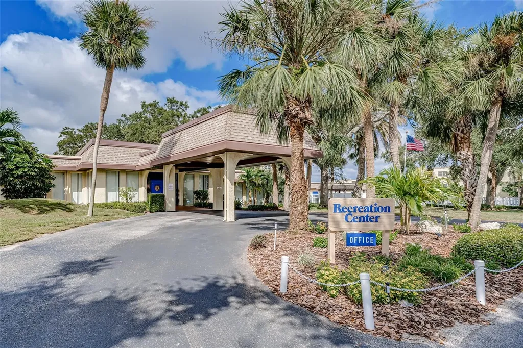 11485 Oakhurst Road Largo FL 33774