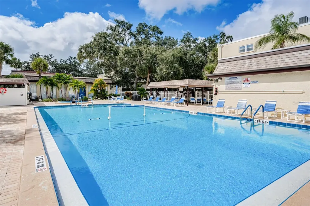 11485 Oakhurst Road Largo FL 33774