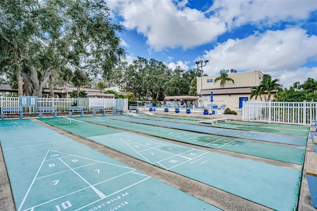 11485 Oakhurst Road Largo FL 33774