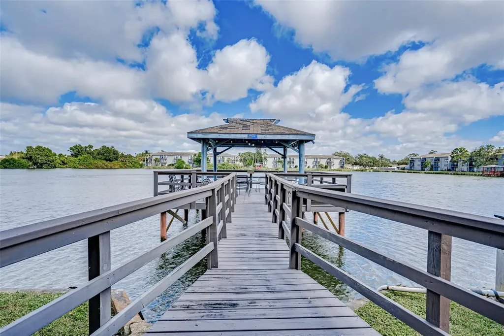 11485 Oakhurst Road Largo FL 33774