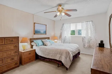 11485 Oakhurst Road Largo FL 33774