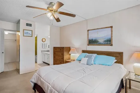 11485 Oakhurst Road Largo FL 33774