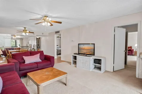 11485 Oakhurst Road Largo FL 33774