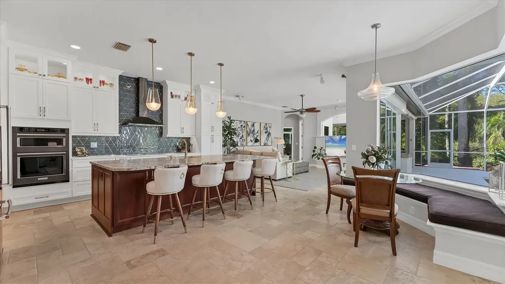 9979 Cherry Hills Avenue Circle Bradenton FL 34202