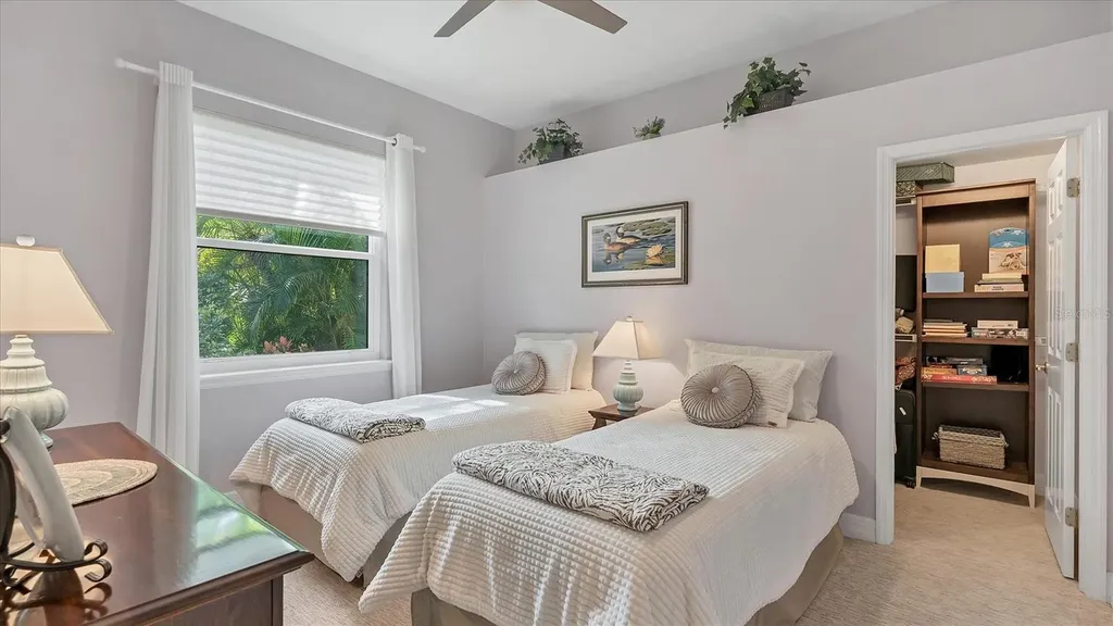 9979 Cherry Hills Avenue Circle Bradenton FL 34202
