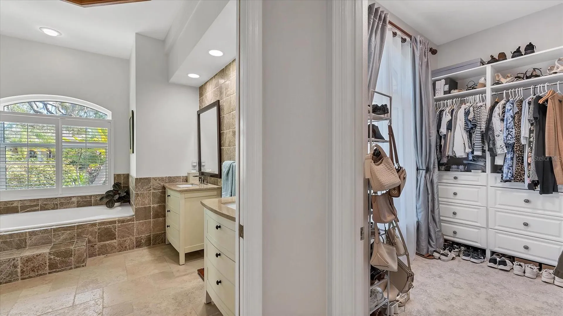 9979 Cherry Hills Avenue Circle Bradenton FL 34202