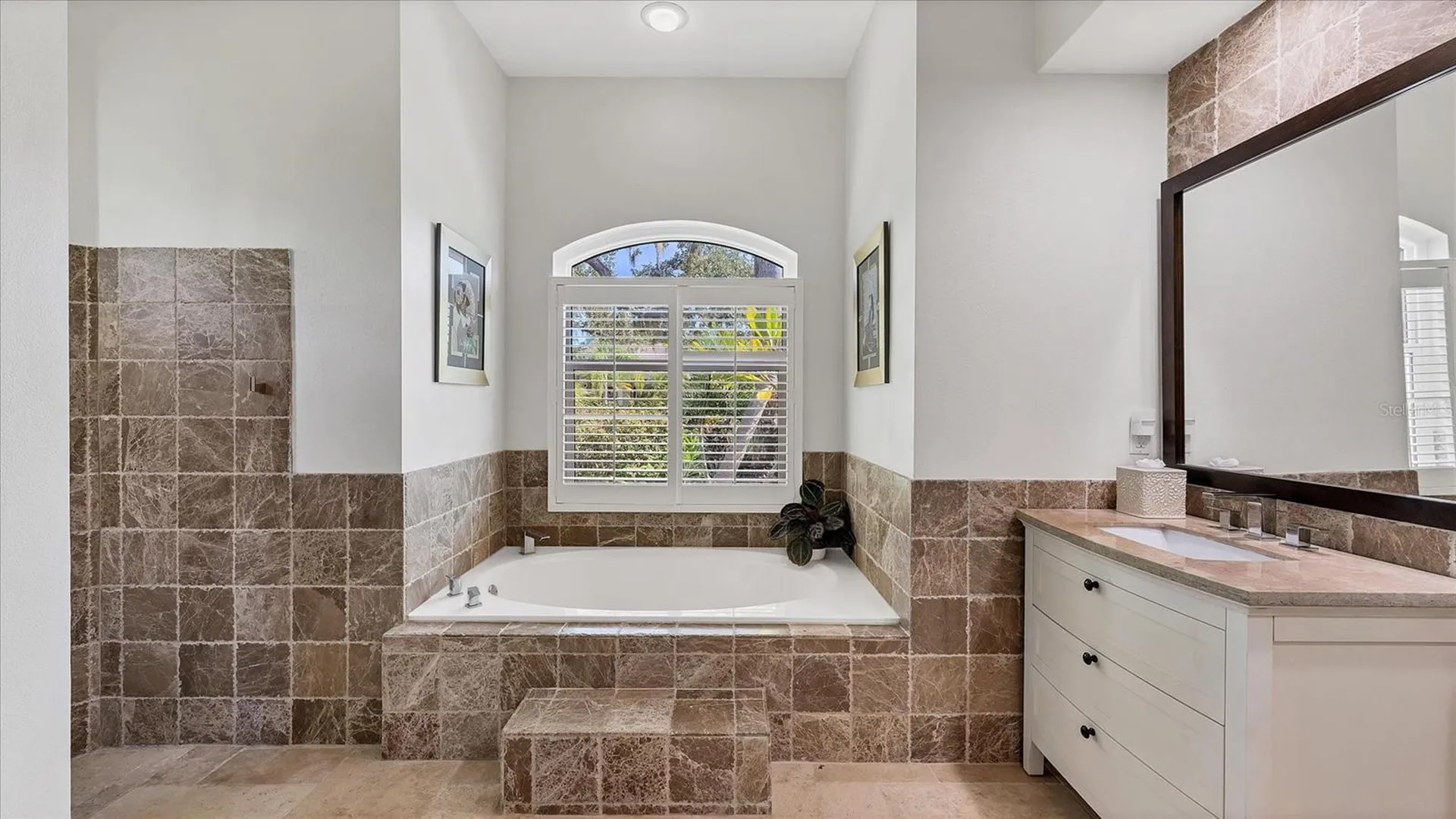 9979 Cherry Hills Avenue Circle Bradenton FL 34202