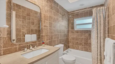 9979 Cherry Hills Avenue Circle Bradenton FL 34202