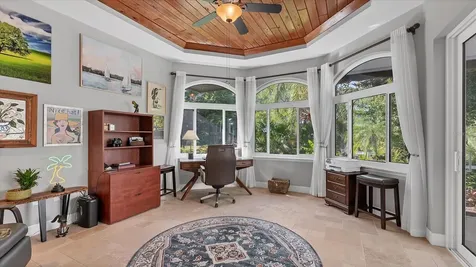 9979 Cherry Hills Avenue Circle Bradenton FL 34202