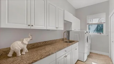 9979 Cherry Hills Avenue Circle Bradenton FL 34202