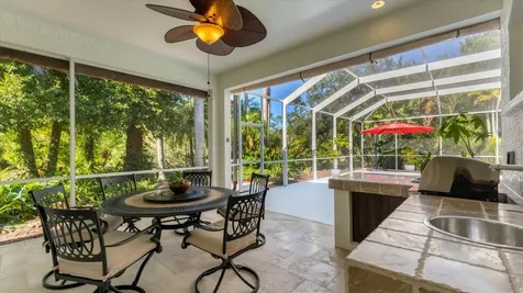 9979 Cherry Hills Avenue Circle Bradenton FL 34202