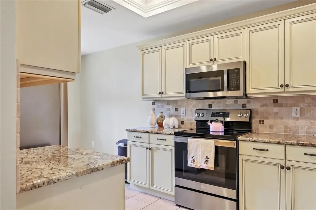 8735 Olde Hickory Avenue Sarasota FL 34238