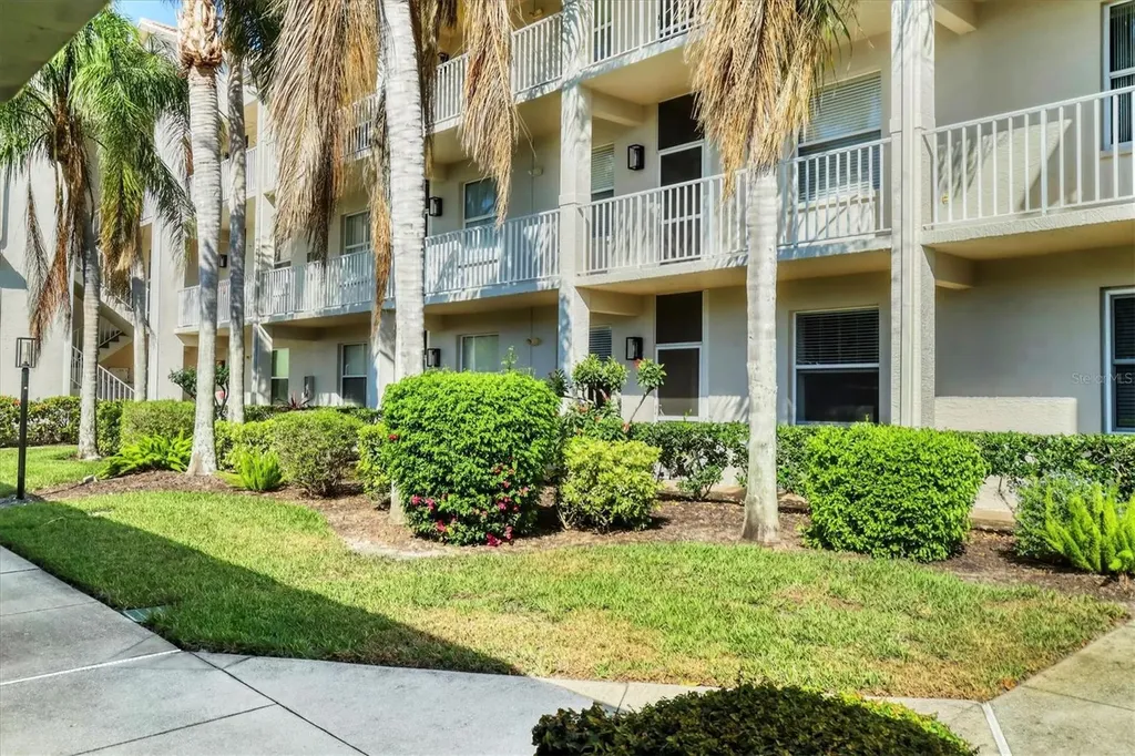 8735 Olde Hickory Avenue Sarasota FL 34238