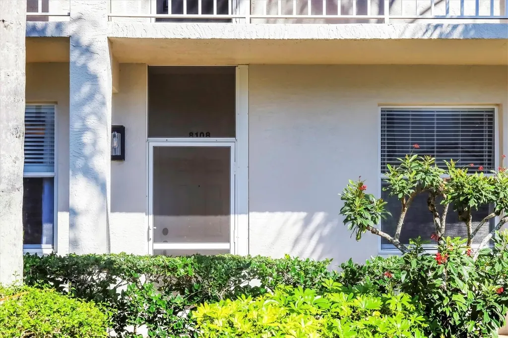 8735 Olde Hickory Avenue Sarasota FL 34238