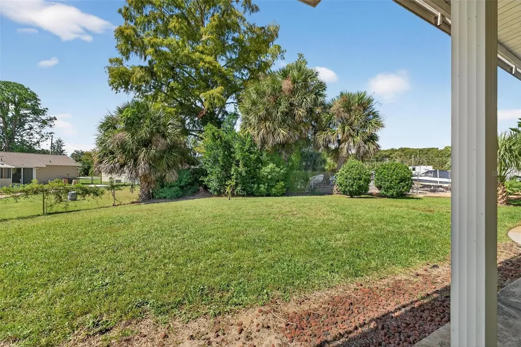 2718 Vindale Road Tavares FL 32778