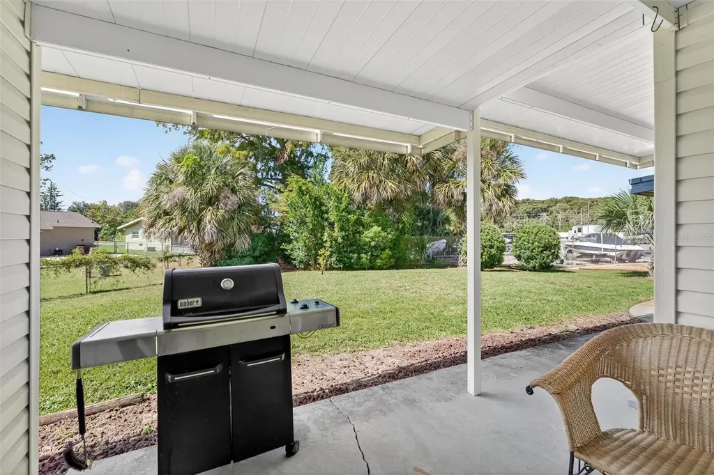 2718 Vindale Road Tavares FL 32778