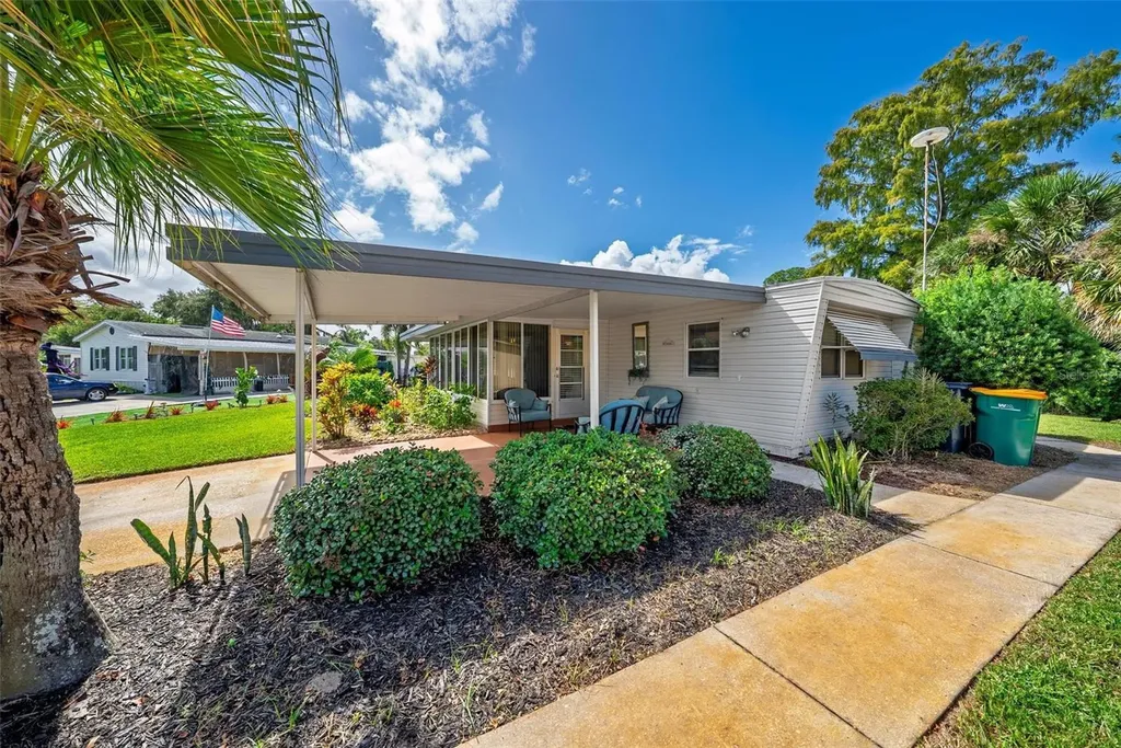 2718 Vindale Road Tavares FL 32778