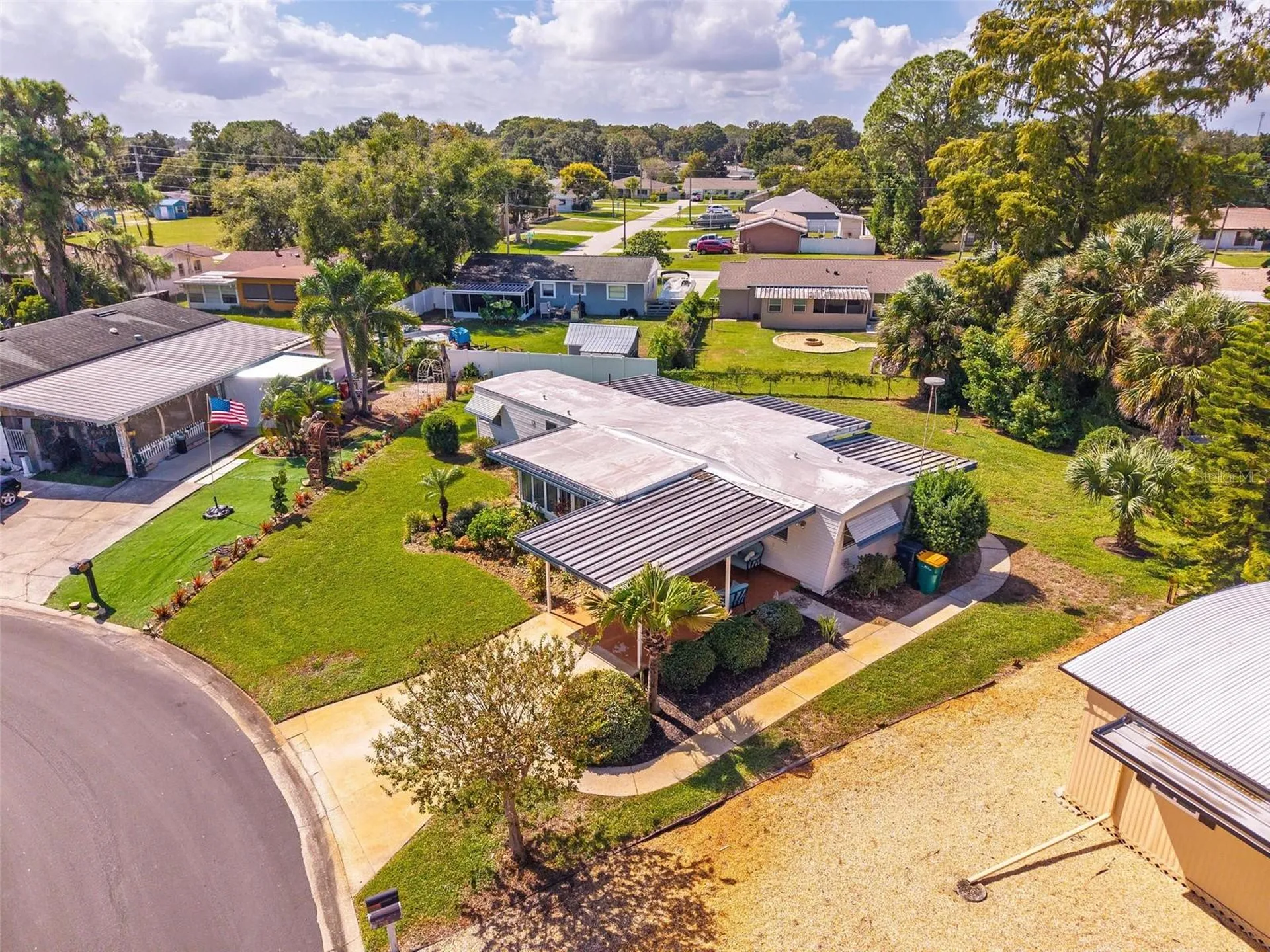 2718 Vindale Road Tavares FL 32778