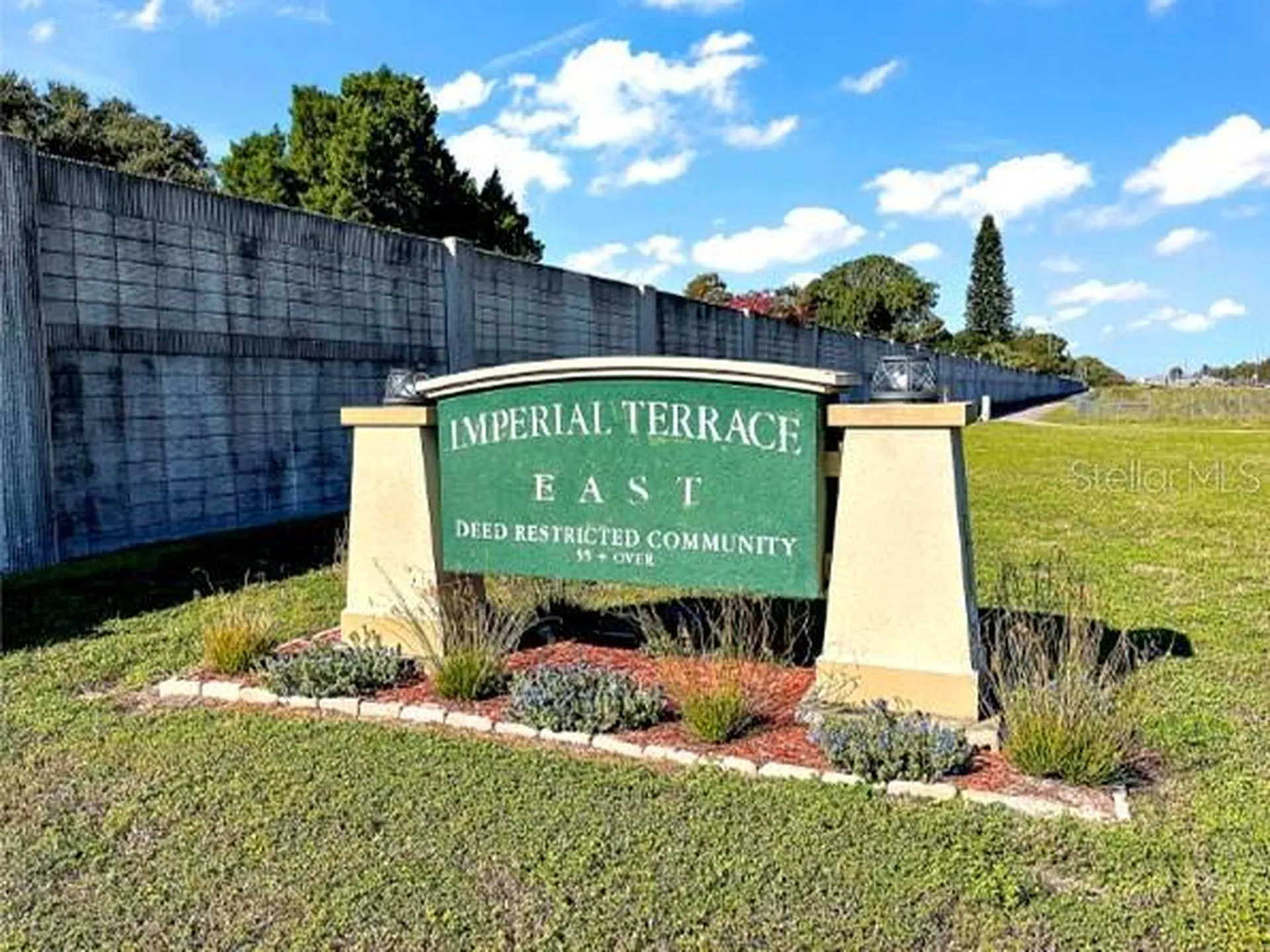 2718 Vindale Road Tavares FL 32778