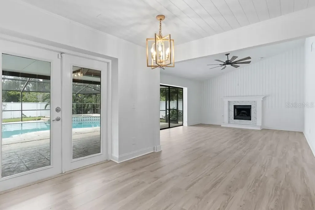 1623 Shady Leaf Drive Valrico FL 33596