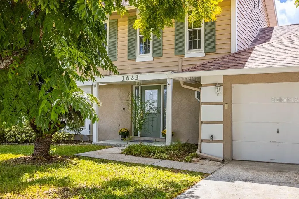1623 Shady Leaf Drive Valrico FL 33596