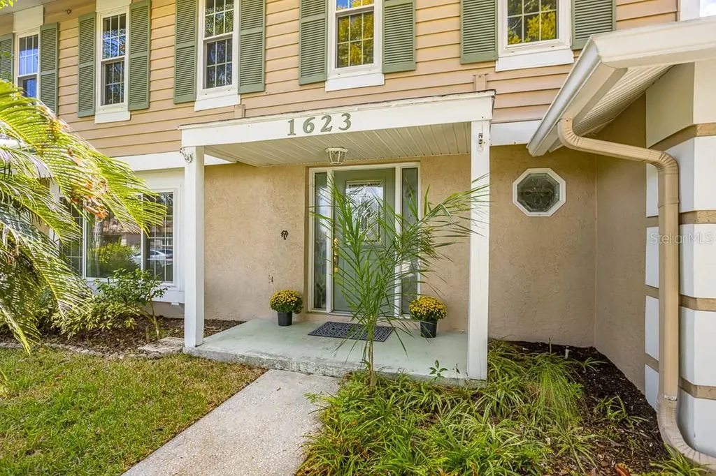 1623 Shady Leaf Drive Valrico FL 33596