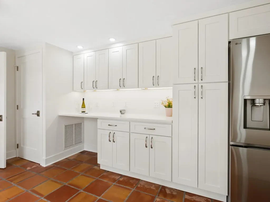 4830 Estrada De Costa Sarasota FL 34242