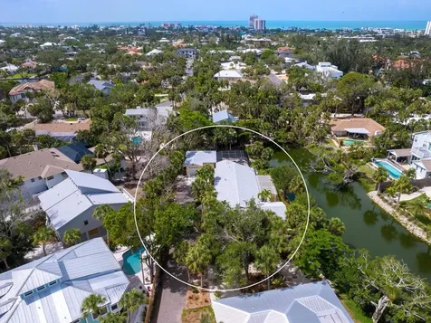 4830 Estrada De Costa Sarasota FL 34242