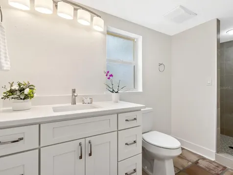4830 Estrada De Costa Sarasota FL 34242