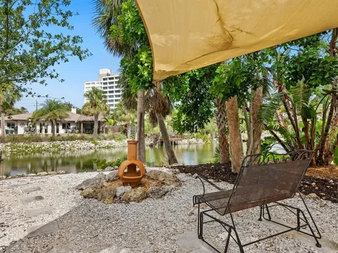 4830 Estrada De Costa Sarasota FL 34242