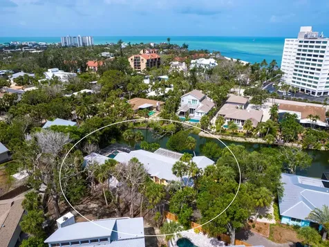 4830 Estrada De Costa Sarasota FL 34242