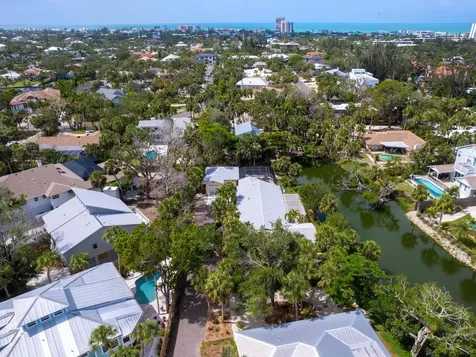 4830 Estrada De Costa Sarasota FL 34242
