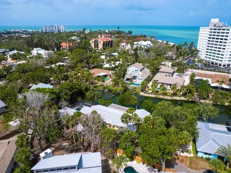 4830 Estrada De Costa Sarasota FL 34242