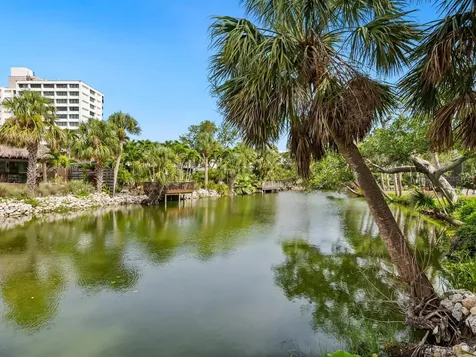 4830 Estrada De Costa Sarasota FL 34242